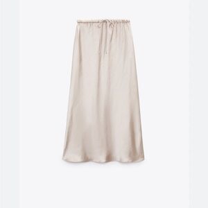 Zara NWOT Satin Effect Midi Skirt (M)